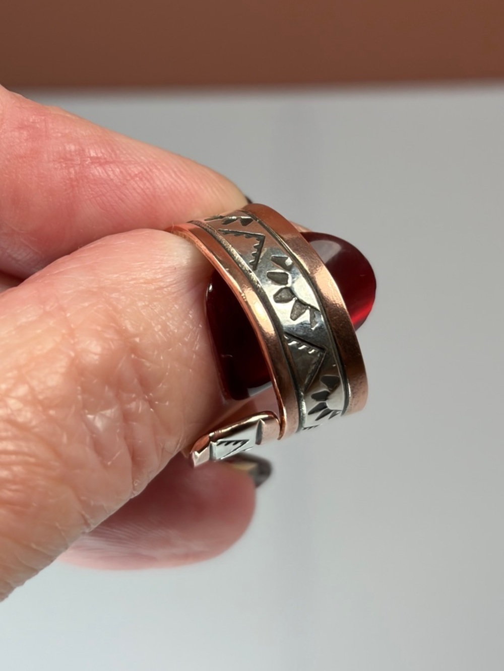Wylie Secatero Signed Copper & 925 Sterling Silver Ring - Picture 10 of 15